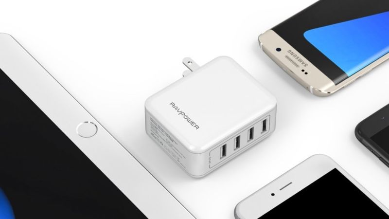 RavPower 40W Cargador con 4 Puertos USB, $13 con código N5NEAK5N
